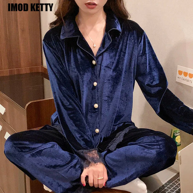 Women's Velvet Long-sleeved Pajamas Suit