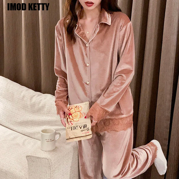 Women's Velvet Long-sleeved Pajamas Suit